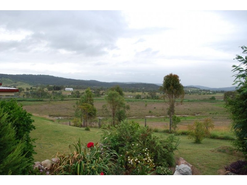 27  Graham Court, Hatton Vale QLD 4341