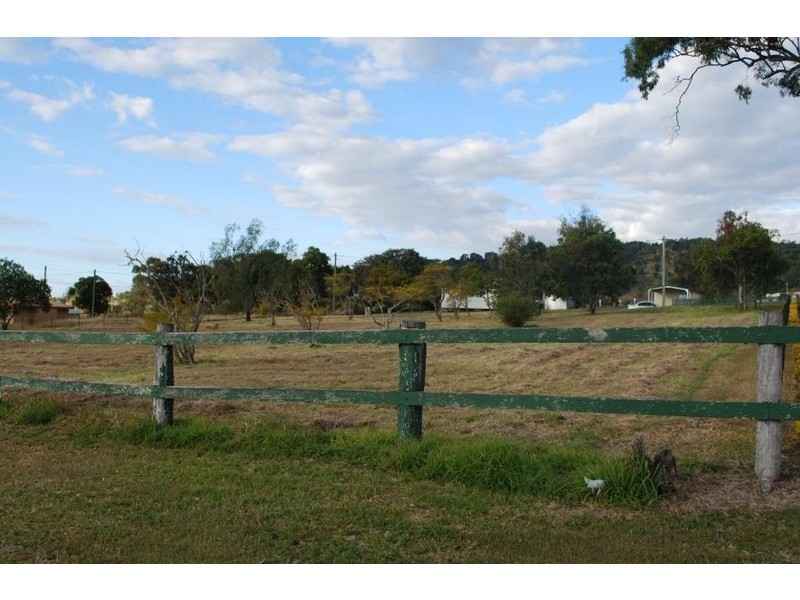 4 Mallee Court, Plainland QLD 4341