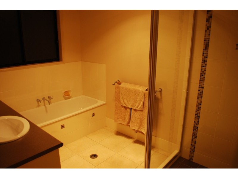 Kensington Grove QLD 4341