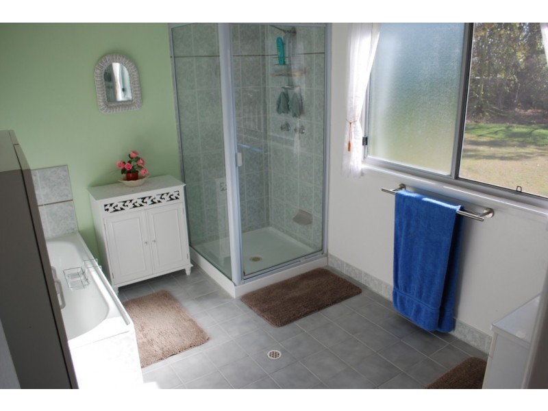 18 Kingfisher Dr, Regency Downs QLD 4341