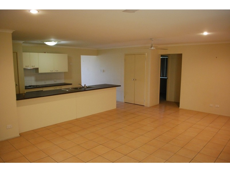 69 Australia II Dr, Kensington Grove QLD 4341