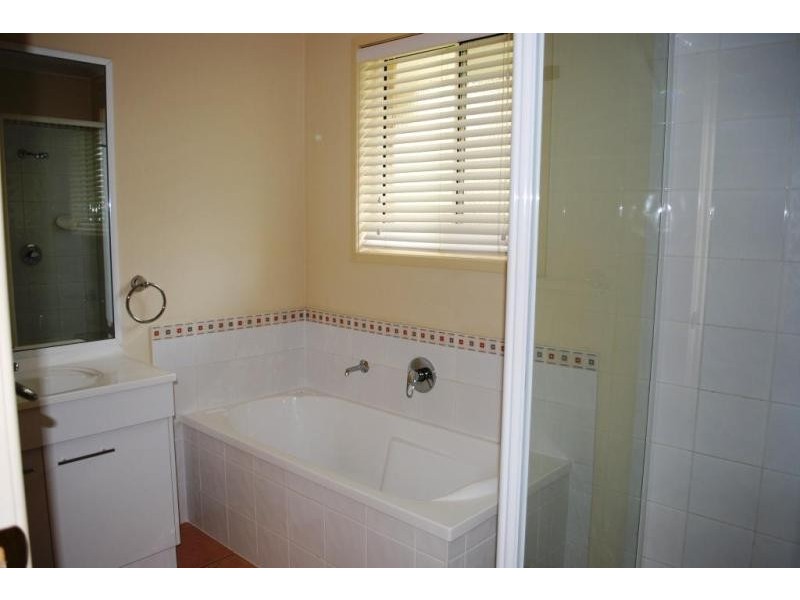 69 Australia II Dr, Kensington Grove QLD 4341