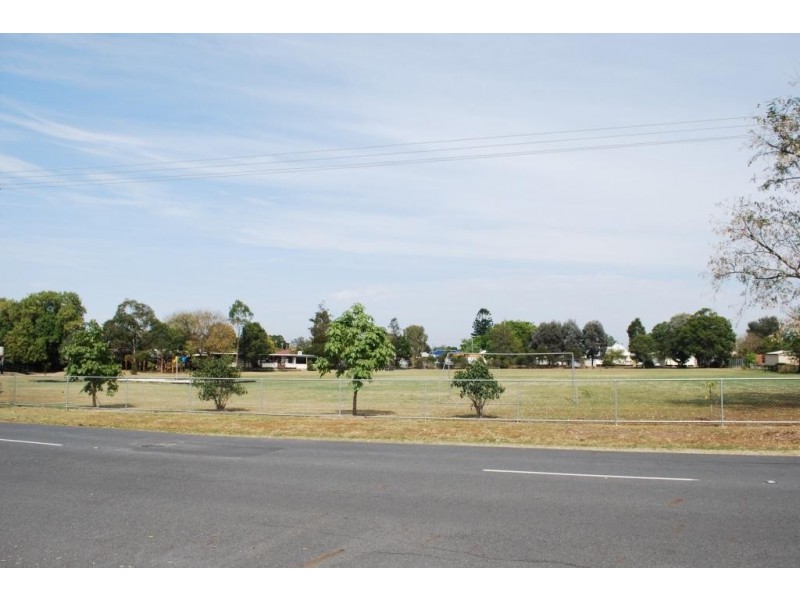 27 Matthew St, Rosewood QLD 4340