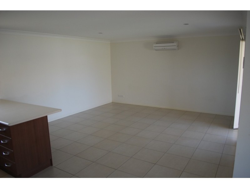 25 Cunningham Ave, Laidley QLD 4341