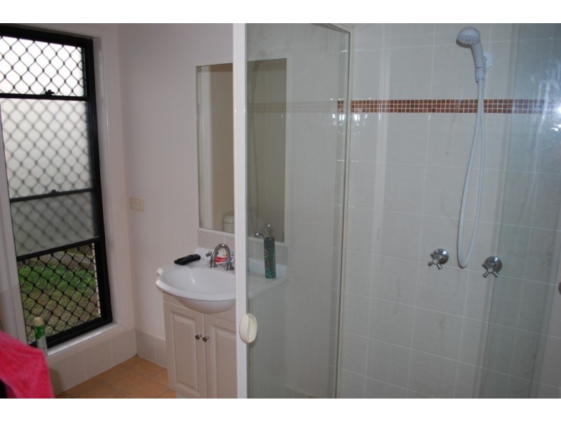 24 Wattle Cr, Raceview QLD 4305