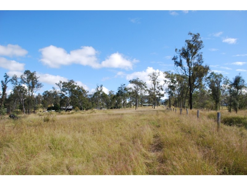 184 Lakes Dr, Laidley Heights QLD 4341
