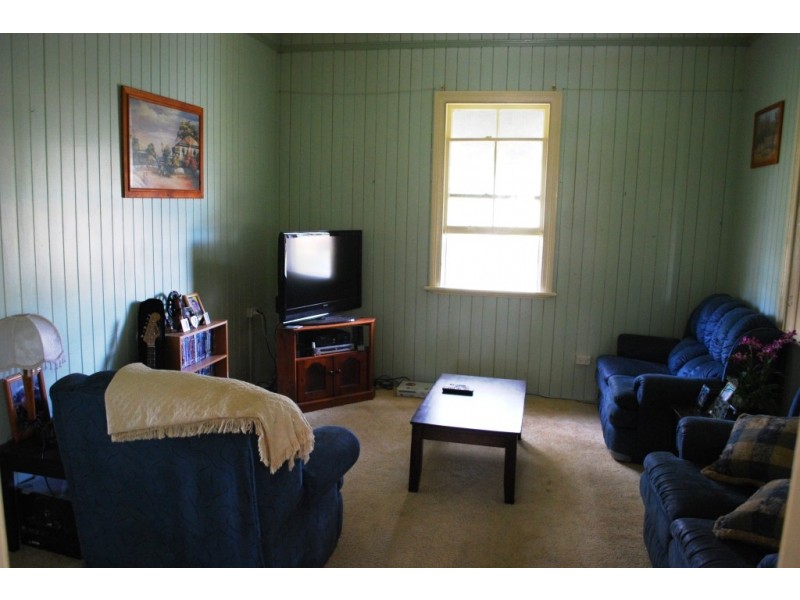 1 Bucknall Court, Regency Downs QLD 4341