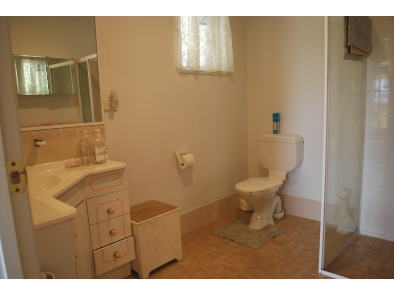 9 Hughes Rd, Plainland QLD 4341