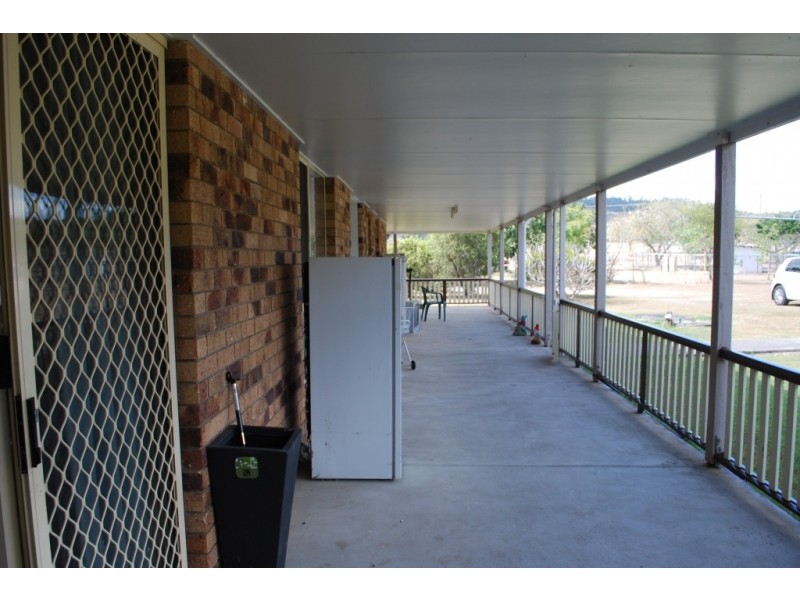 9 Hughes Rd, Plainland QLD 4341