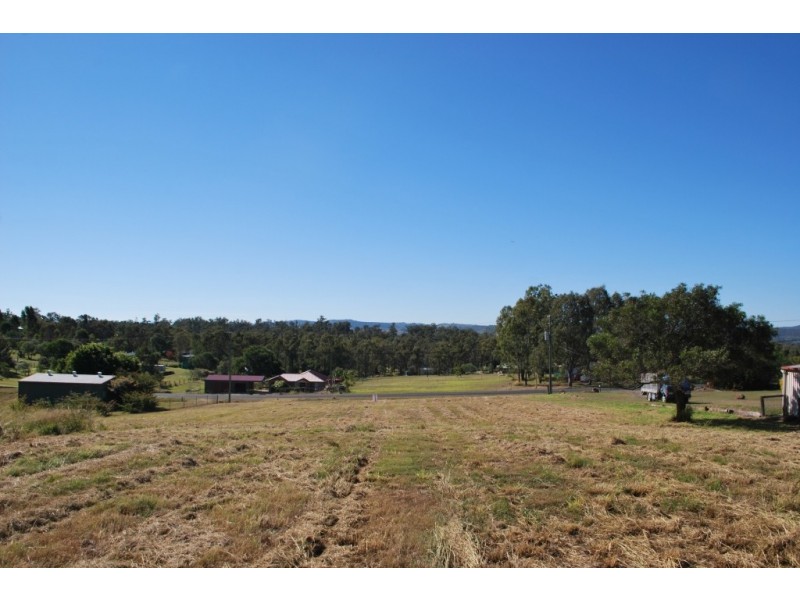147 Lakes Dr, Laidley Heights QLD 4341
