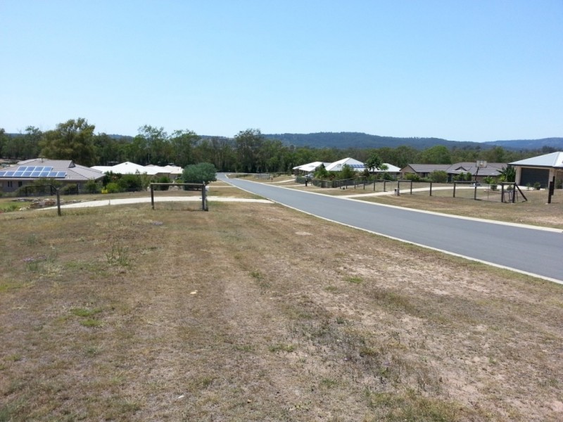 14 Nagle Cr, Hatton Vale QLD 4341