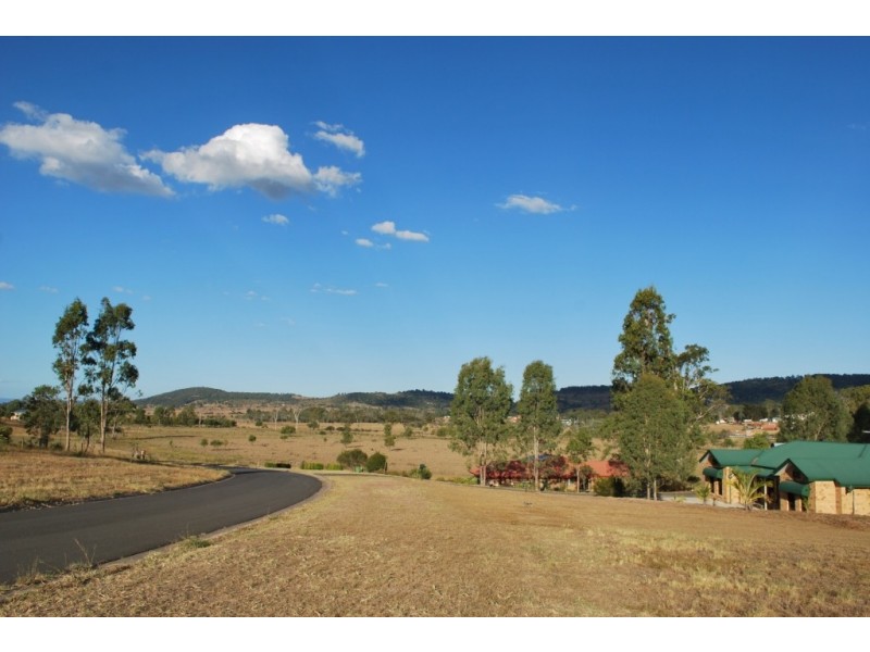 14 Nichlaus Court, Hatton Vale QLD 4341