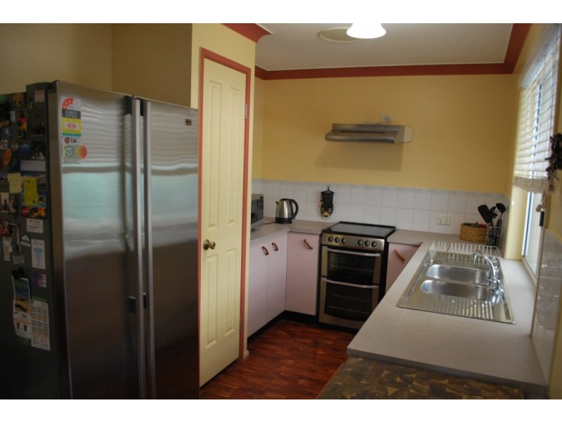 2 Lawrence Court, Regency Downs QLD 4341