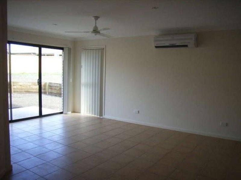 24 Wattle Cr, Raceview QLD 4305