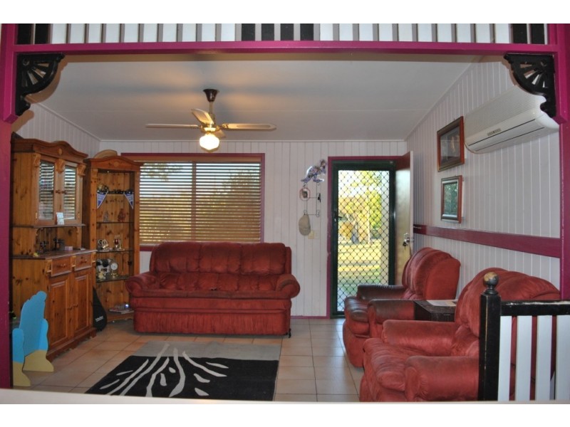6 Hein Rd, Regency Downs QLD 4341