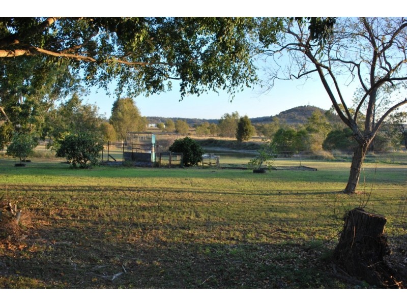 6 Hein Rd, Regency Downs QLD 4341