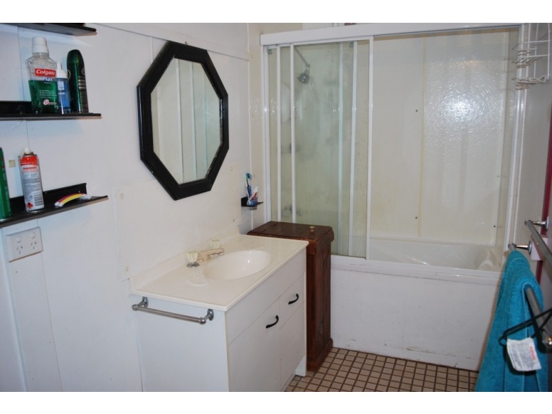 6 Hein Rd, Regency Downs QLD 4341