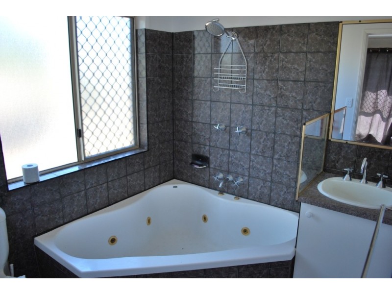 43 Edgerton Dr, Plainland QLD 4341