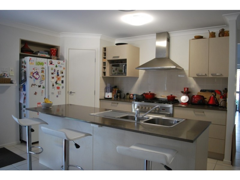 14 White Gums Road, Hatton Vale QLD 4341
