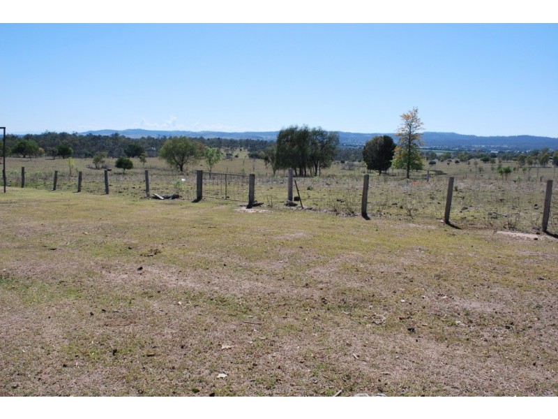 4 Sippel Road, Laidley Heights QLD 4341