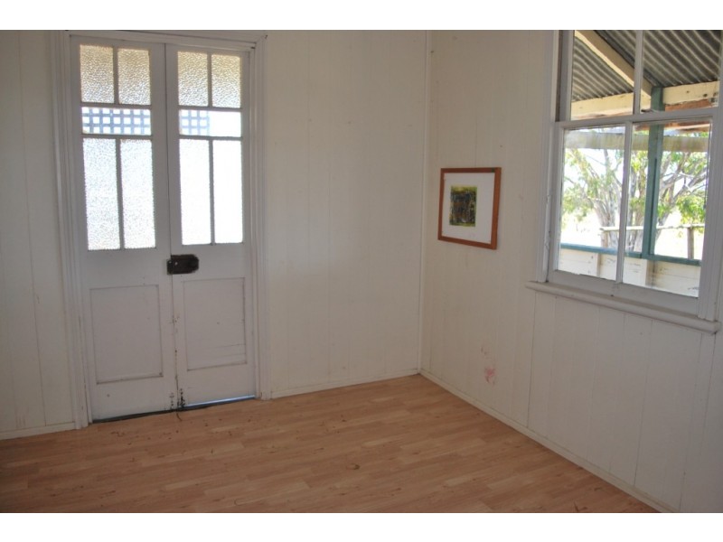 4 Sippel Road, Laidley Heights QLD 4341