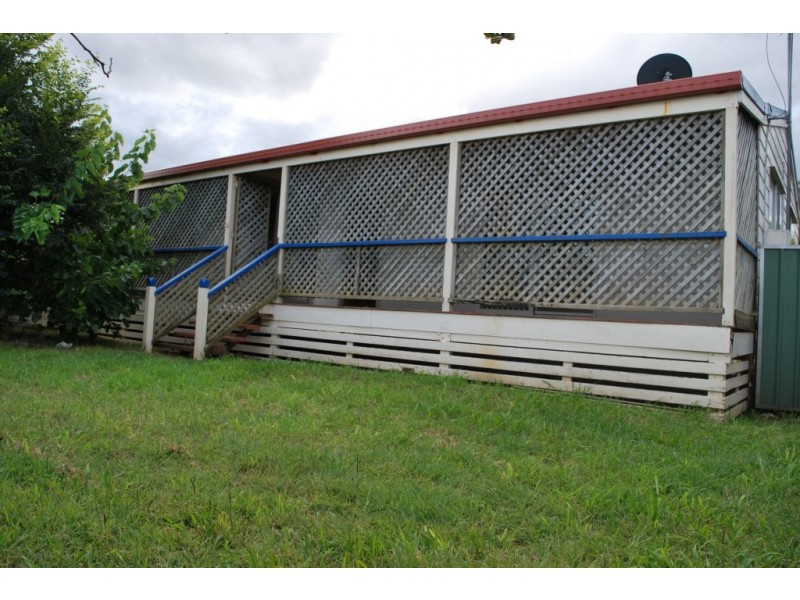 33 William St, Forest Hill QLD 4342