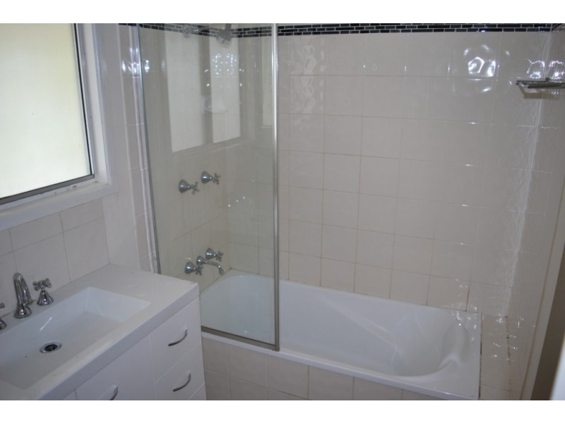 33 William St, Forest Hill QLD 4342