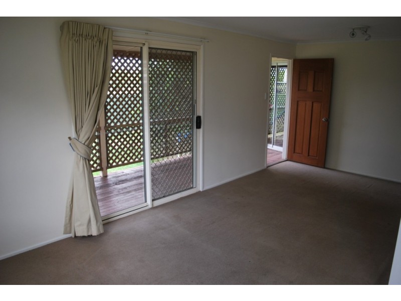 33 William St, Forest Hill QLD 4342