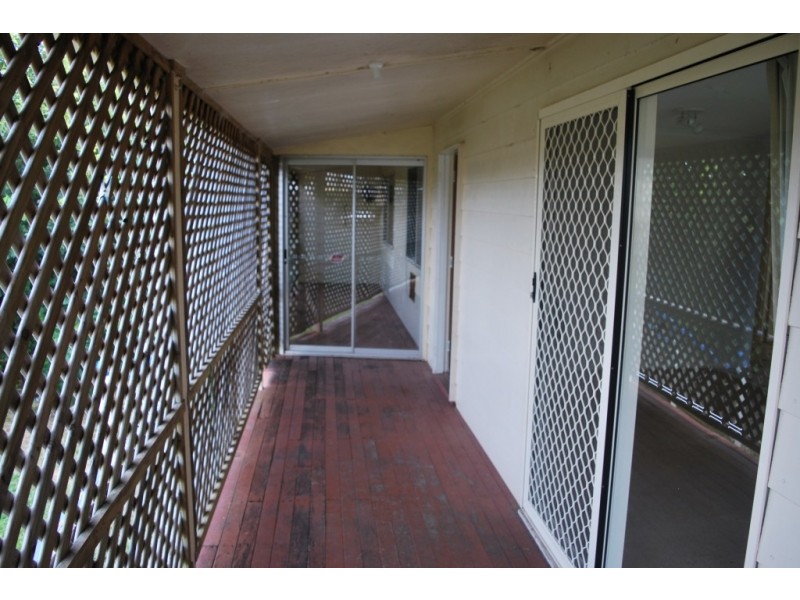 33 William St, Forest Hill QLD 4342