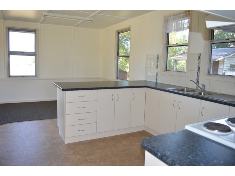 7 Kent Street, Forest Hill QLD 4342