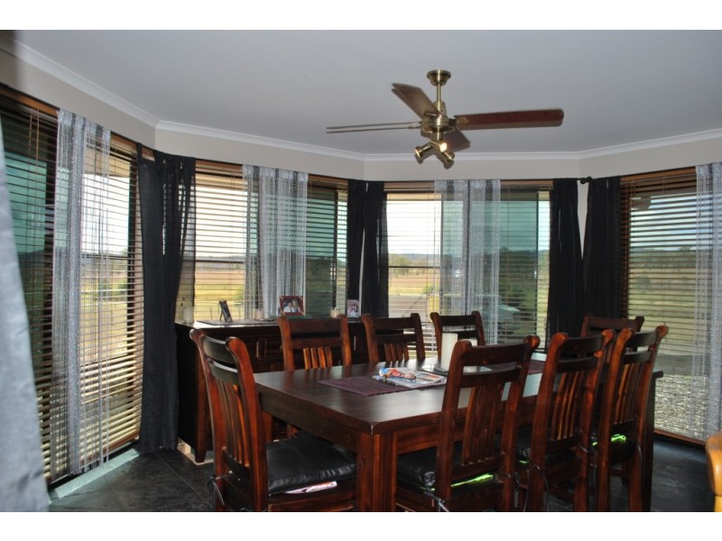 48 Fairway Dr, Kensington Grove QLD 4341