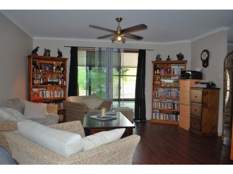 48 Fairway Dr, Kensington Grove QLD 4341