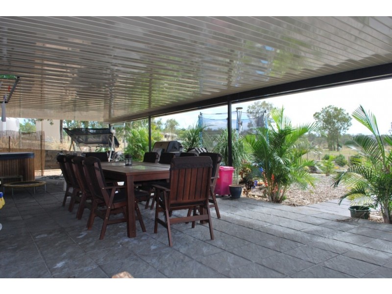 48 Fairway Dr, Kensington Grove QLD 4341