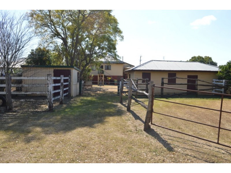 25 Robert Street, Forest Hill QLD 4342