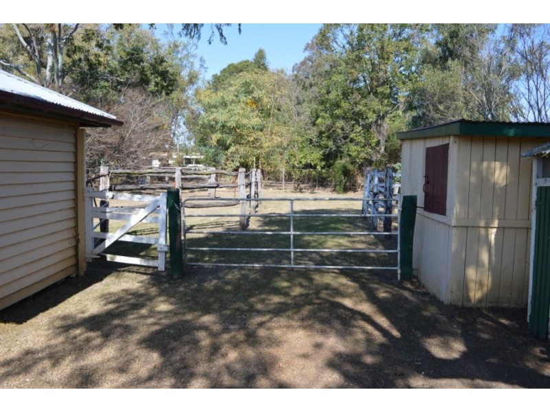 25 Robert Street, Forest Hill QLD 4342