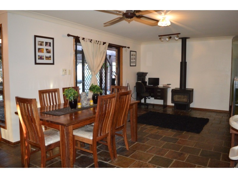 2 Australia II Drive, Kensington Grove QLD 4341