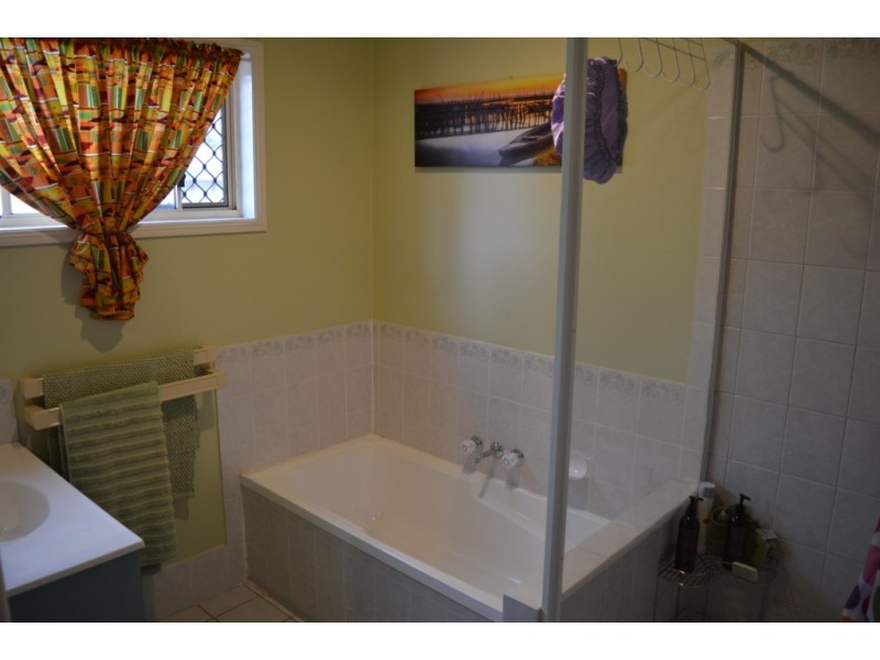 5 Bowers Rd, Hatton Vale QLD 4341