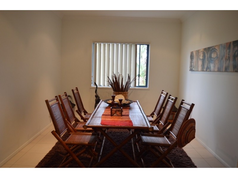 2 Baker Finch Place, Kensington Grove QLD 4341