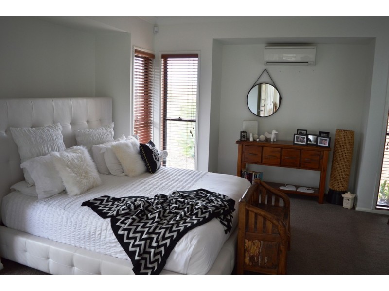 2 Baker Finch Place, Kensington Grove QLD 4341