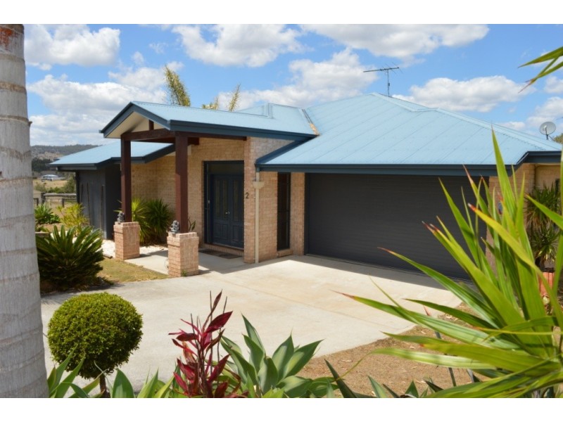 2 Baker Finch Place, Kensington Grove QLD 4341