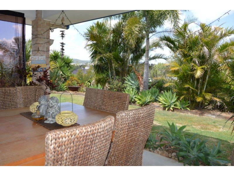 2 Baker Finch Place, Kensington Grove QLD 4341