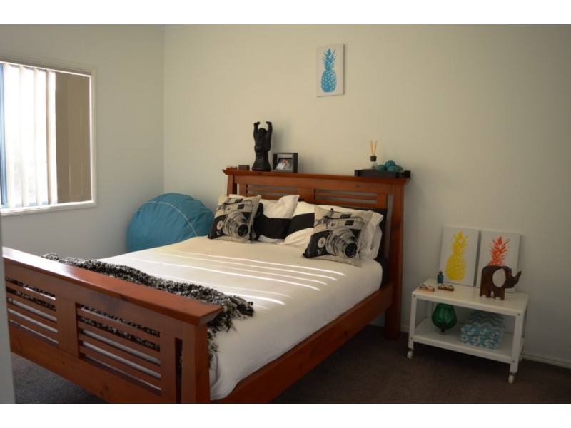 2 Baker Finch Place, Kensington Grove QLD 4341