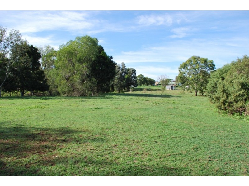 2 Lawrence Court, Regency Downs QLD 4341