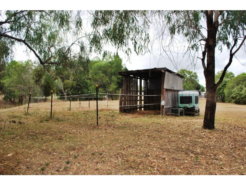 2 Lawrence Court, Regency Downs QLD 4341