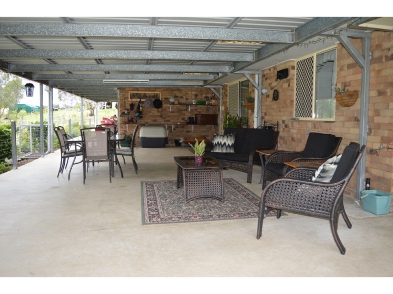 8 Brown Court, Laidley Heights QLD 4341