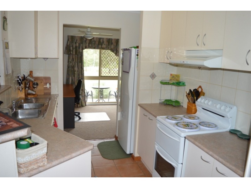 8 Brown Court, Laidley Heights QLD 4341
