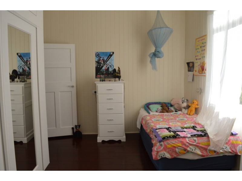 2 Sandpiper Dr, Regency Downs QLD 4341