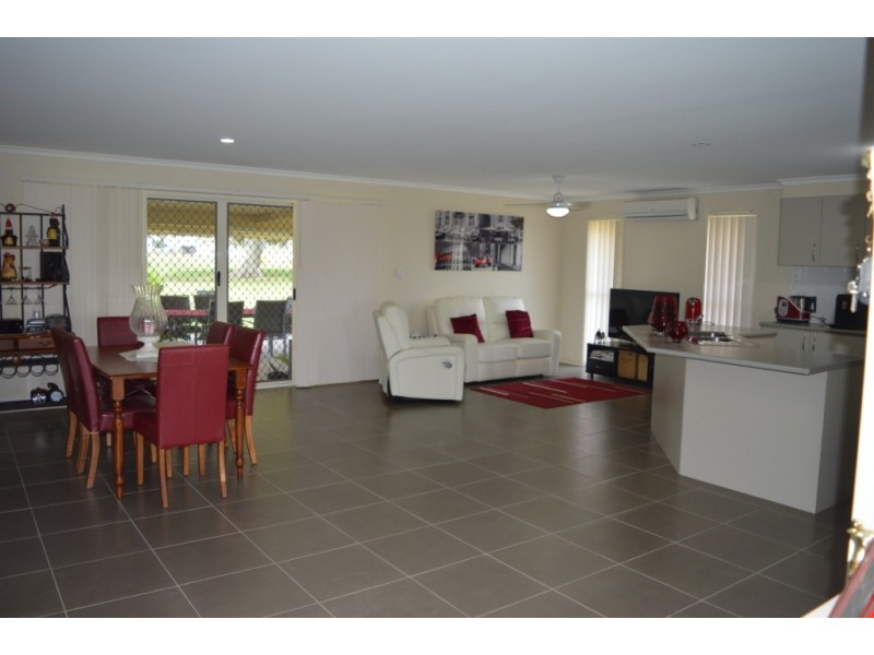 7 Peppertree Place, Plainland QLD 4341