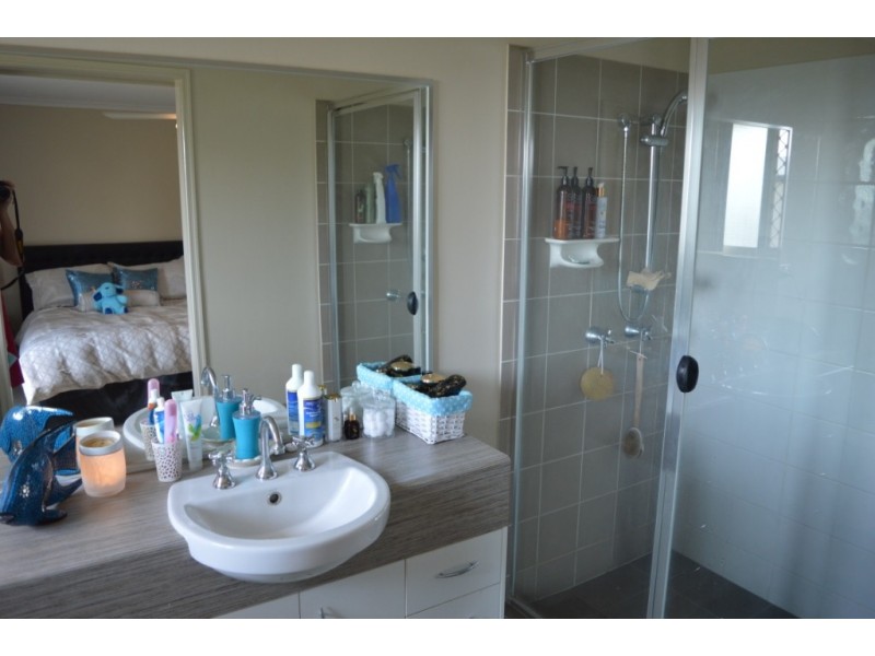 7 Peppertree Place, Plainland QLD 4341