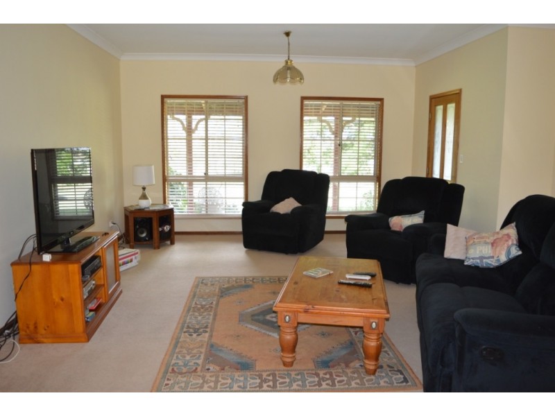149 Lakes Drive, Laidley Heights QLD 4341